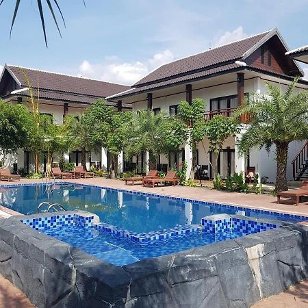 Vang Vieng Savanh Sunset View Resort Exterior photo